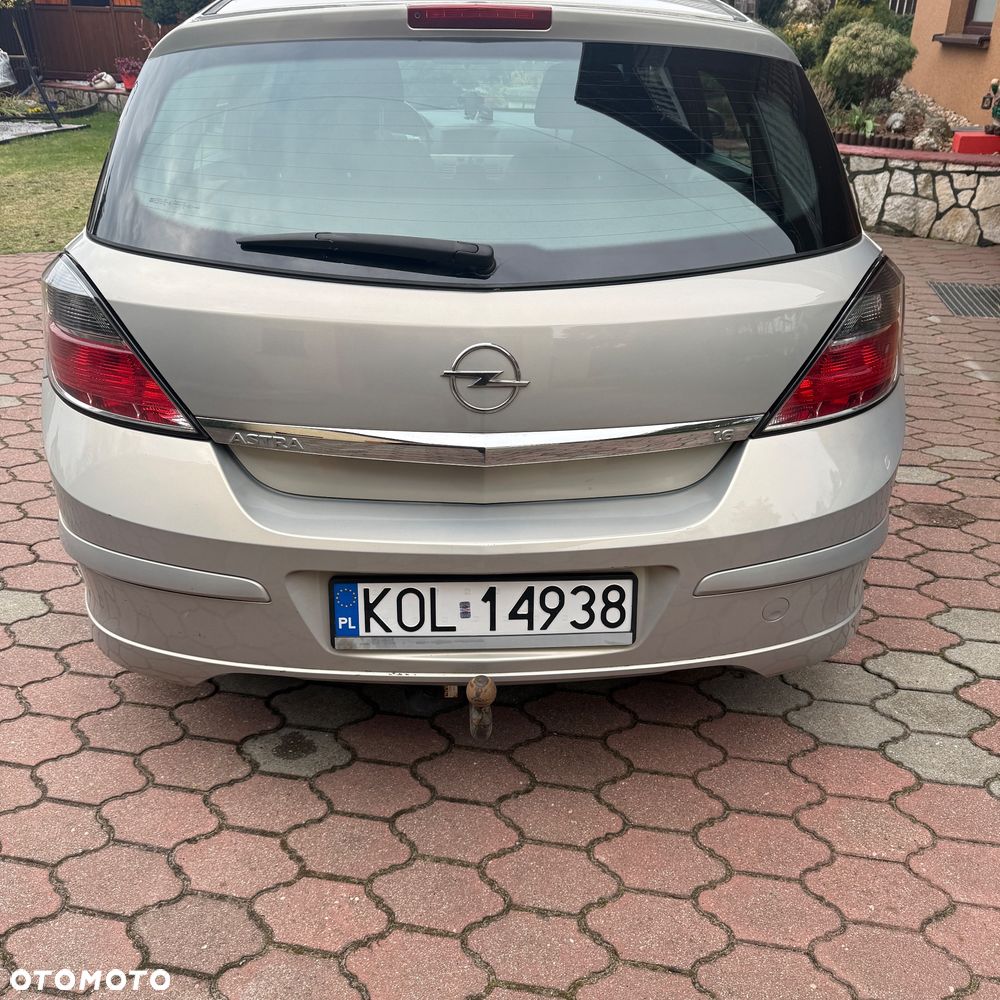 Opel Astra 1.6 Essentia - 4