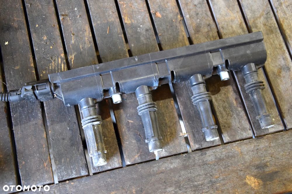 Opel Astra J Corsa D Meriva B 1.4 1.2 Cewka zapłonowa 25195107 25198623 7PIN - 1