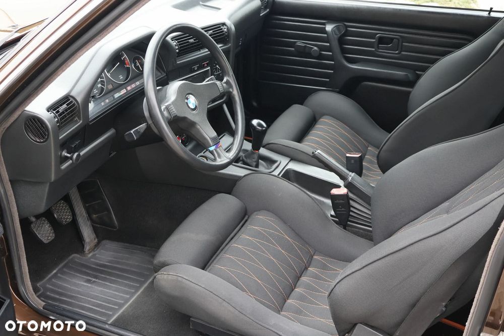 BMW Seria 3 325i - 13