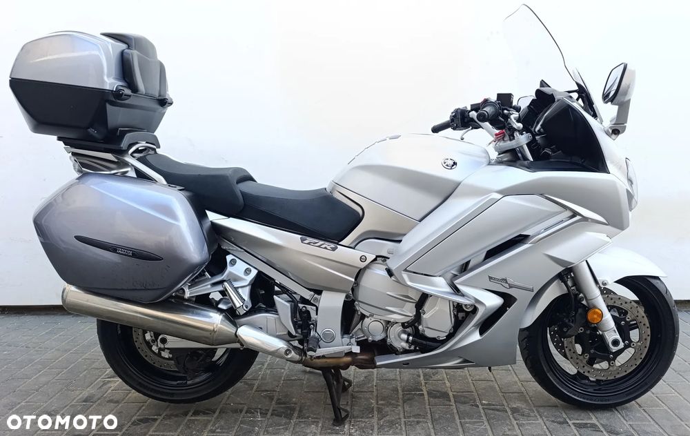 Yamaha FJR - 6