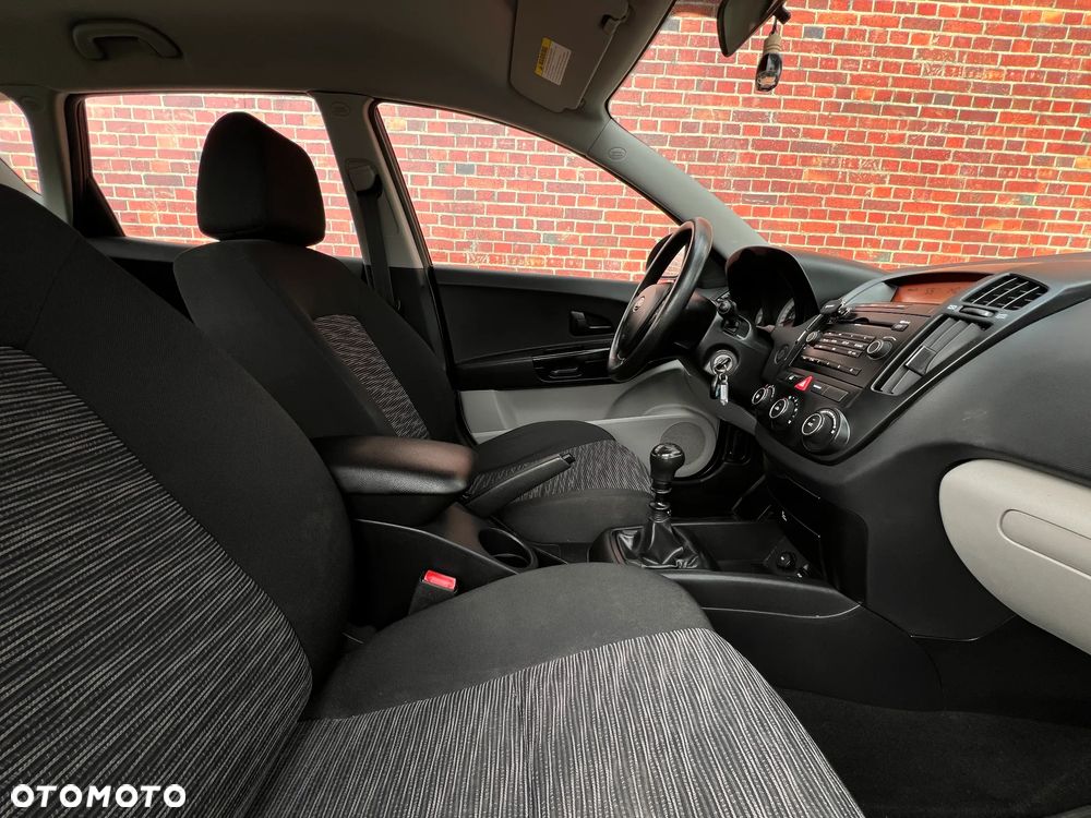 Kia Ceed - 14