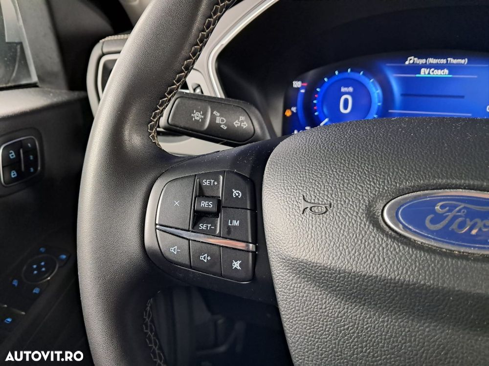 FORD Kuga 2022 — imagine 14
