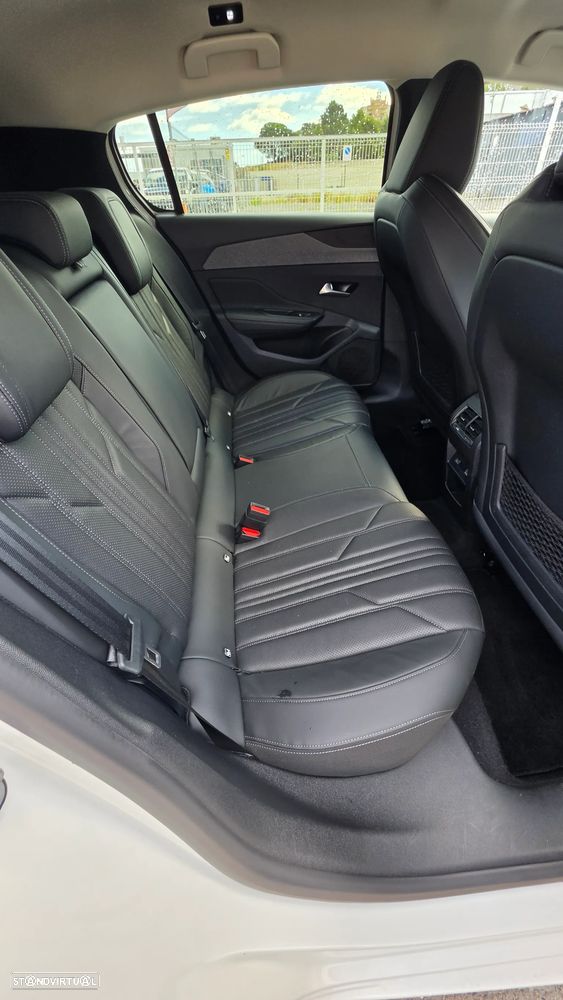 Peugeot 308 1.6 Hybrid Allure Pack e-EAT8 - 8