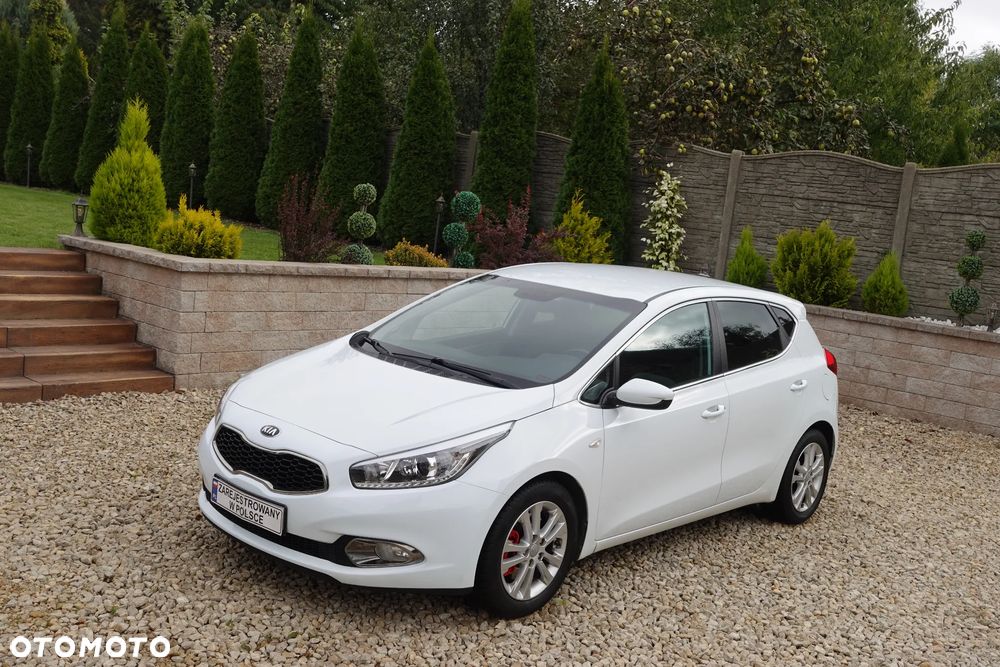 Kia Ceed - 12
