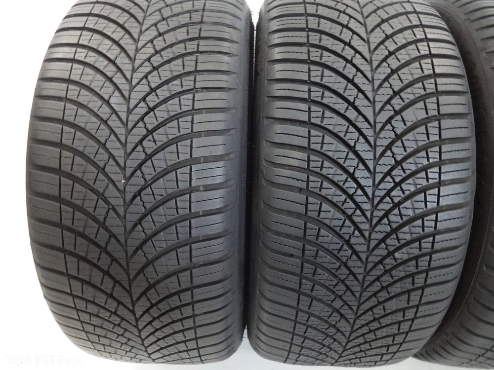225/40/18 Goodyear Vector 4Seasons Gen-3 - 2