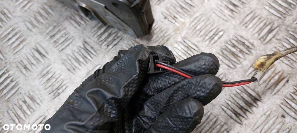 ZAMEK DRZWI PRAWY PRZÓD MERCEDES CL203 C180 2PIN - 4