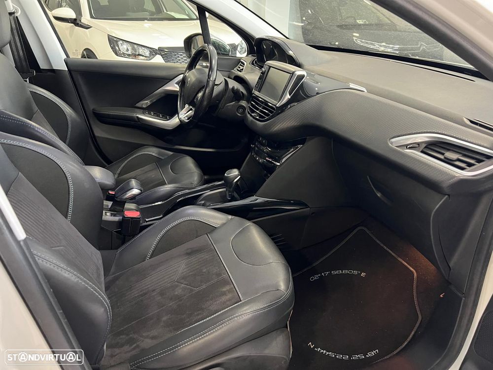 Peugeot 2008 PureTech 110 Stop&Start EAT6 Crossway - 23