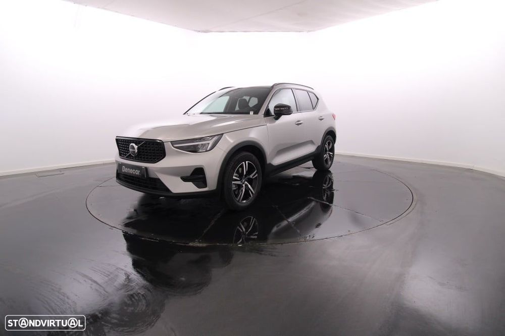 Volvo XC 40 2.0 B3 Plus Dark - 2