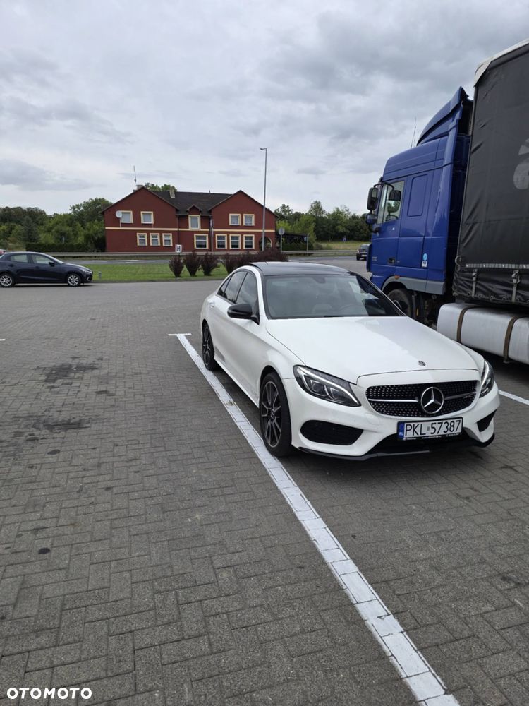 Mercedes-Benz Klasa C AMG 43 4-Matic - 4