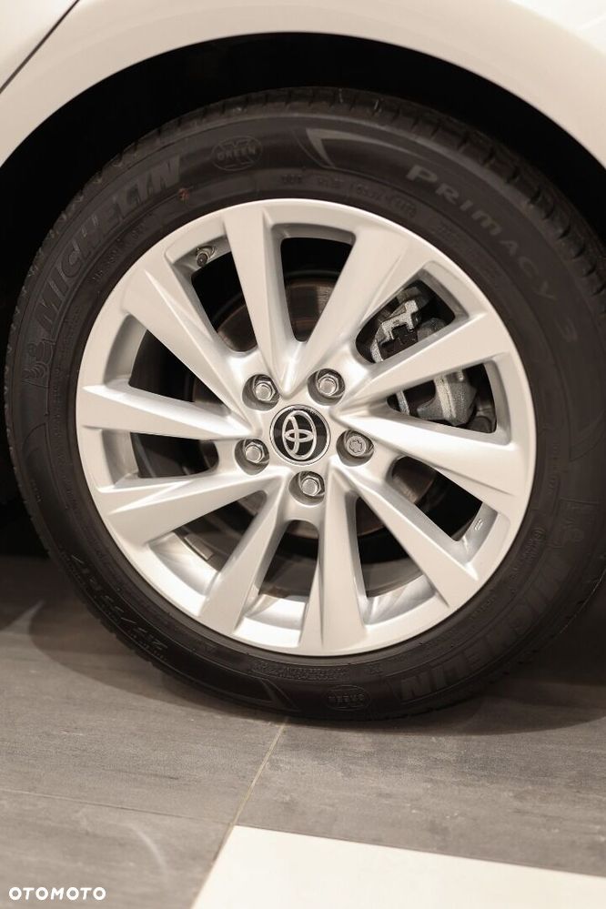 Toyota Camry - 19