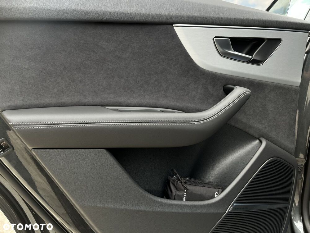 Audi Q8 - 18