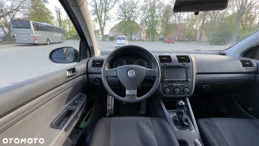 Volkswagen Golf - 9