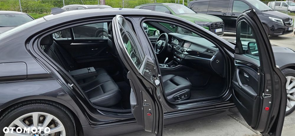 BMW Seria 5 520d xDrive - 18
