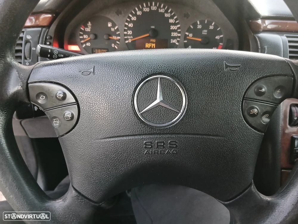 Mercedes-Benz E 220 CDI Elegance - 14