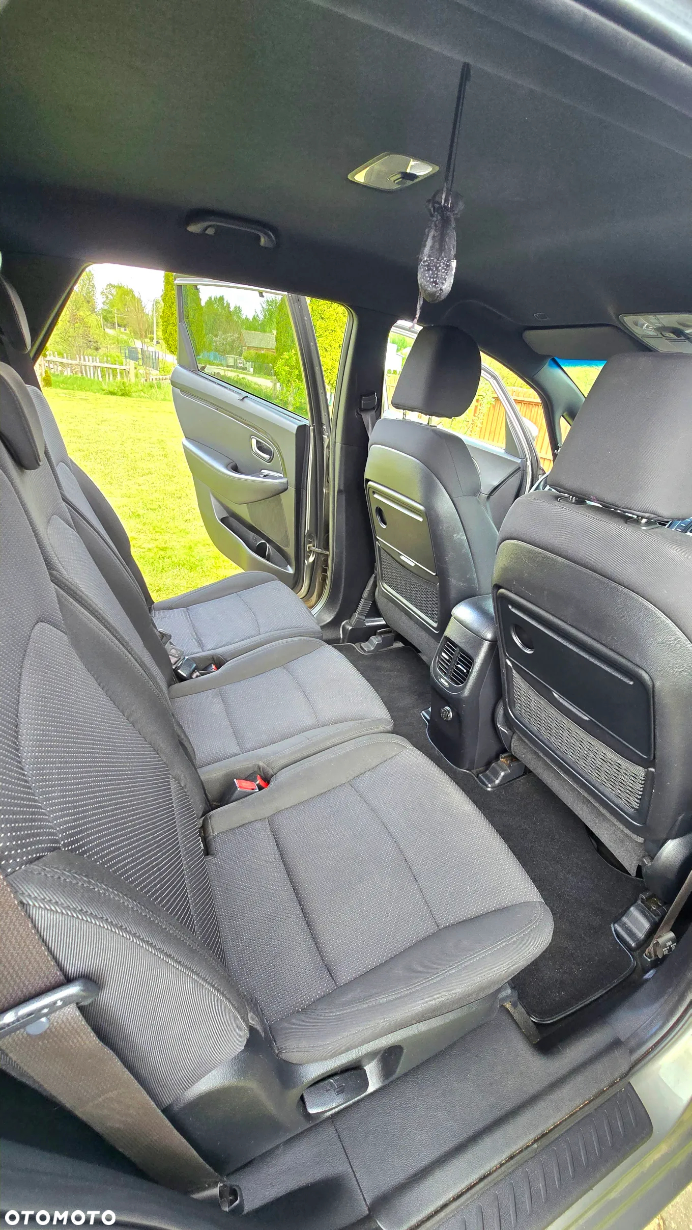 Kia Carens 1.7 CRDi L 7os - 11