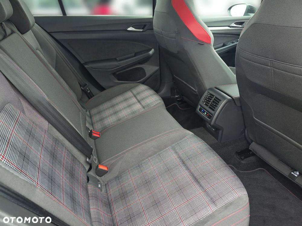 Volkswagen Golf - 14