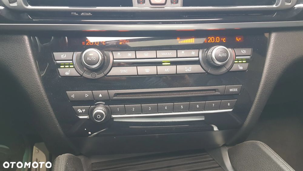 BMW X6 xDrive40d - 27