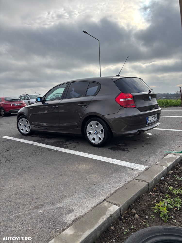 BMW Seria 1 118i - 3