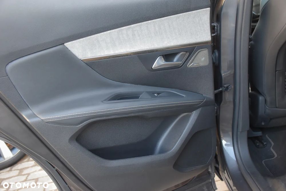 Peugeot 3008 1.6 PureTech HYbrid4 GT S&S EAT8 - 32