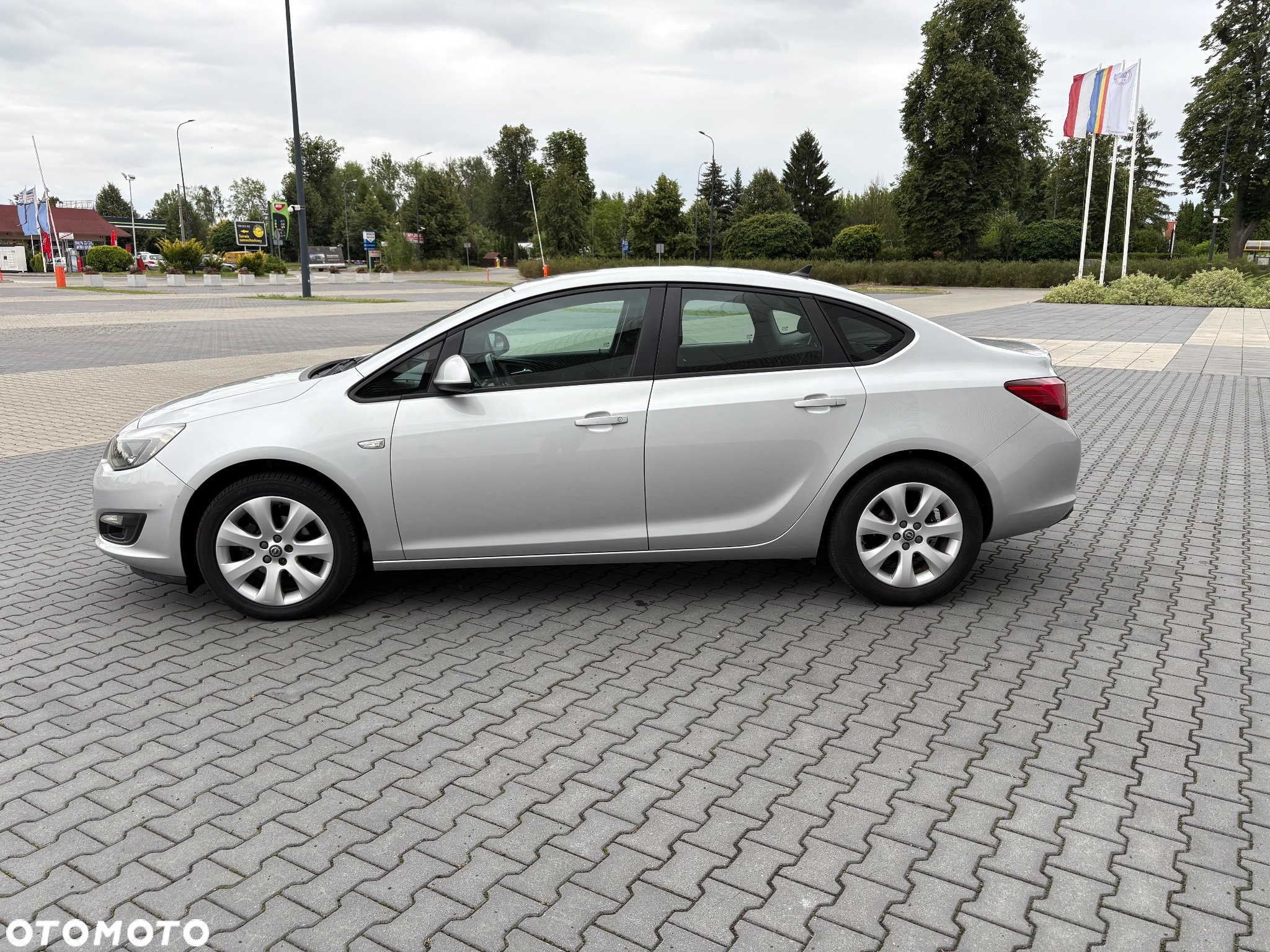 Opel Astra IV 1.4 T Business - 3