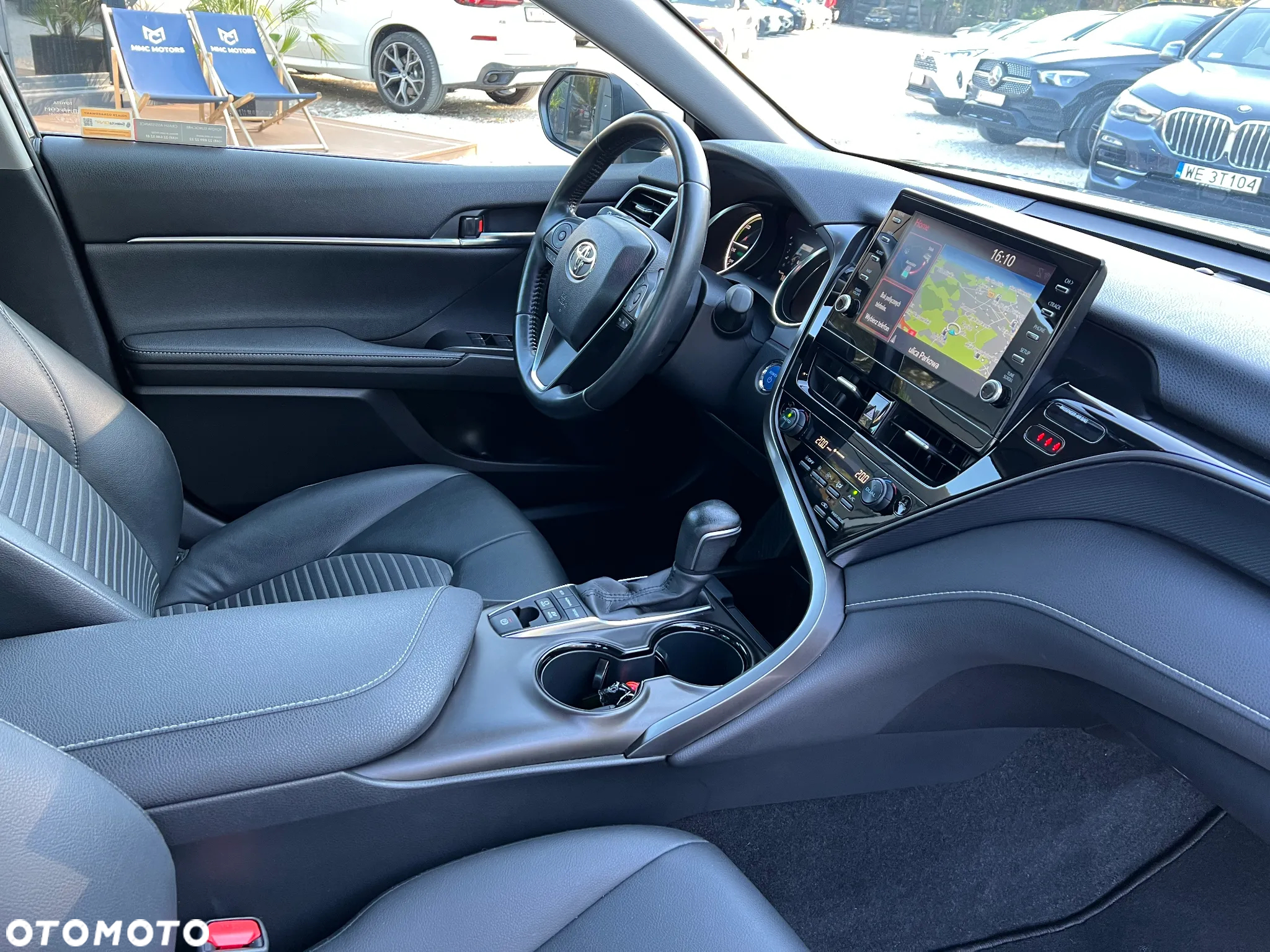 Toyota Camry - 32
