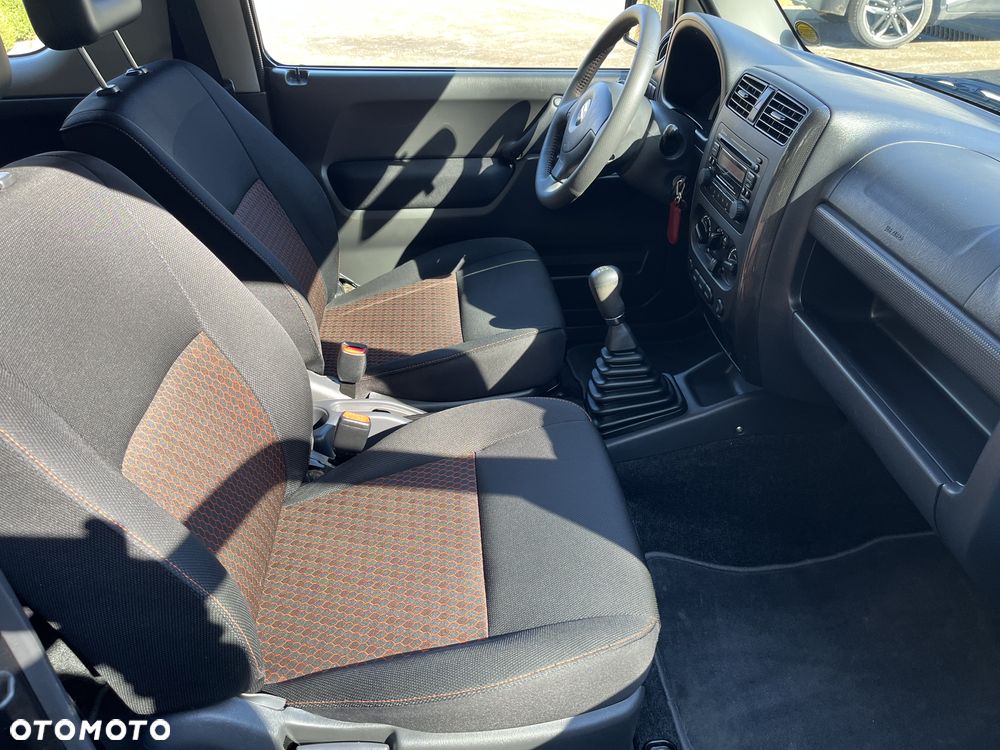 Suzuki Jimny Black&White - 22