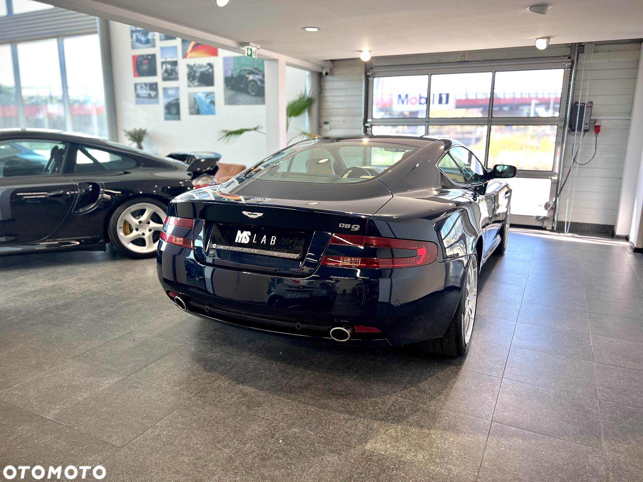 Aston Martin DB9 - 3