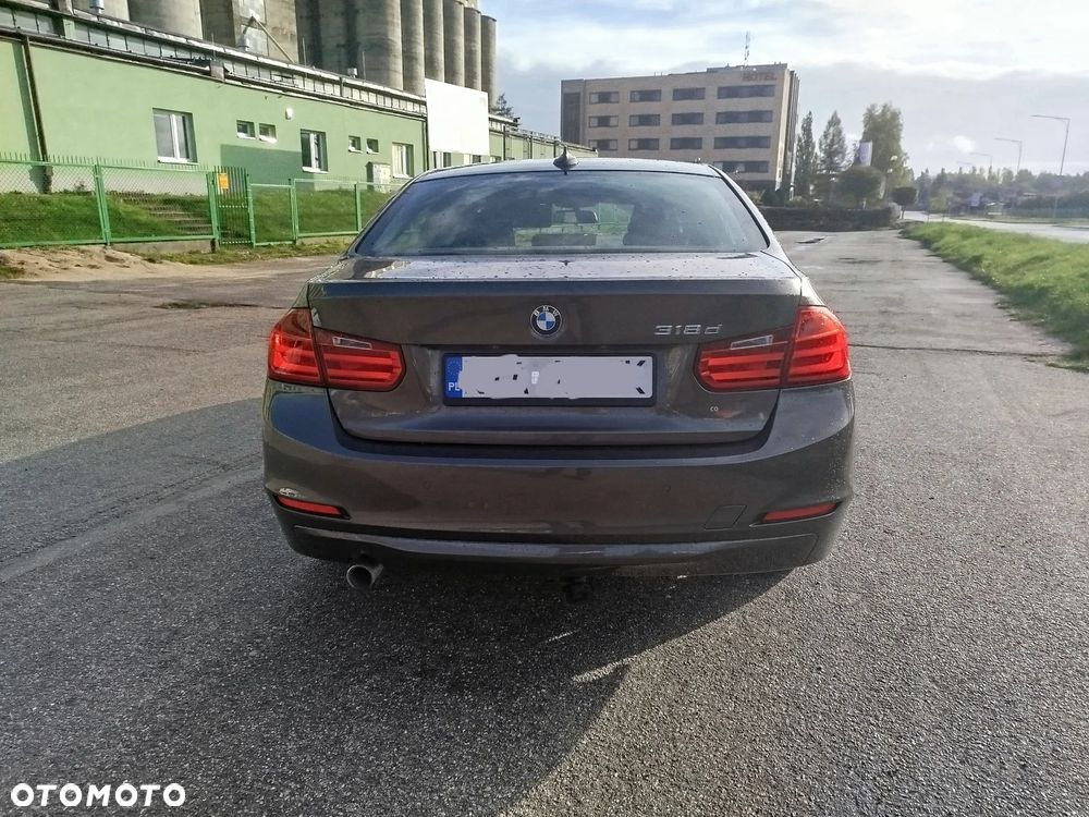 BMW Seria 3 318d - 4