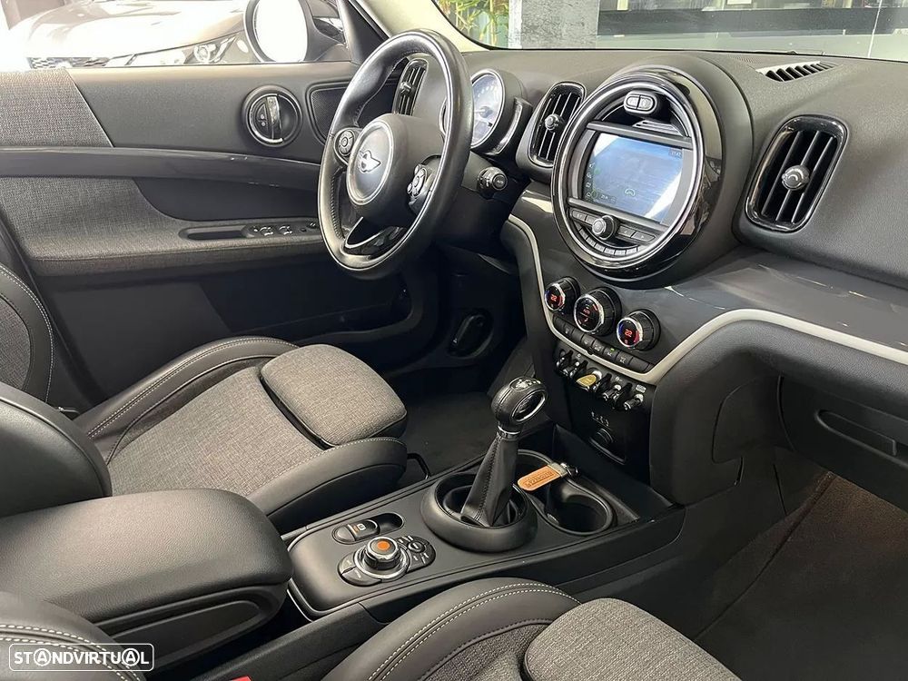 MINI Countryman Cooper SE ALL4 Auto - 17