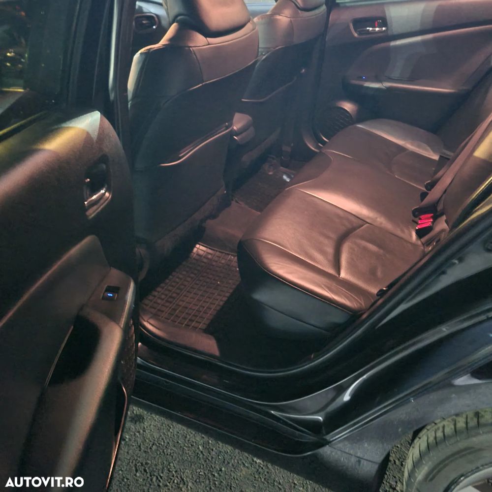 Toyota Prius 1.8 HSD Exclusive Plus - 8