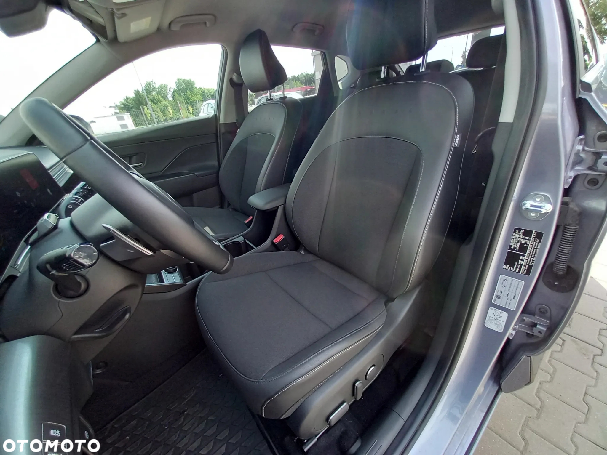 Hyundai Kona Electric 65kWh Executive - 12