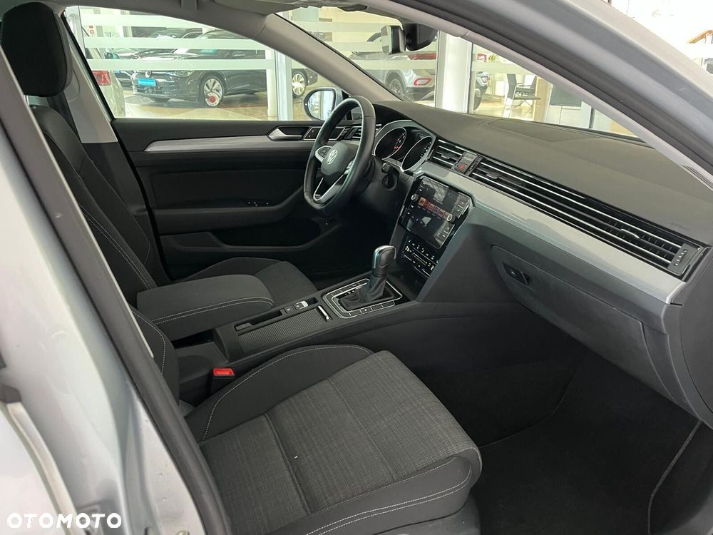 Volkswagen Passat - 17