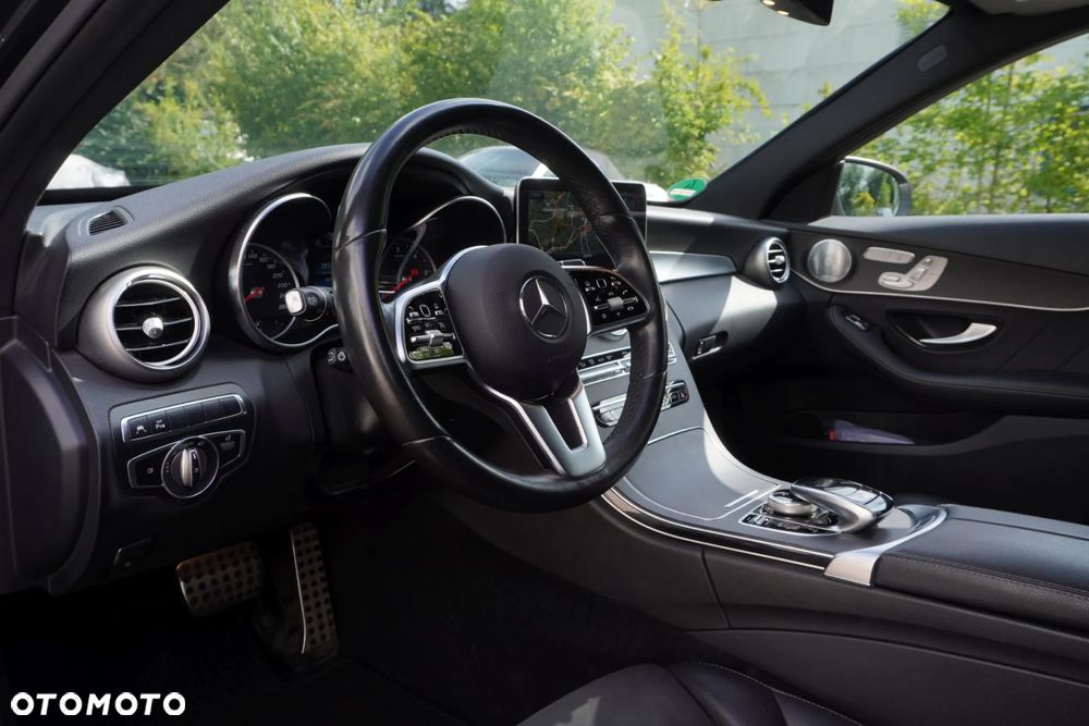 Mercedes-Benz Klasa C 300 de 9G-TRONIC - 32