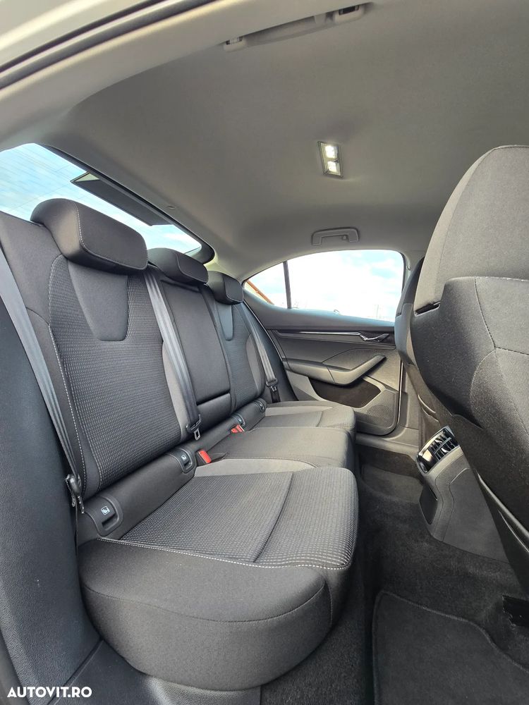 Skoda Octavia 2.0 TDI Selection - 5