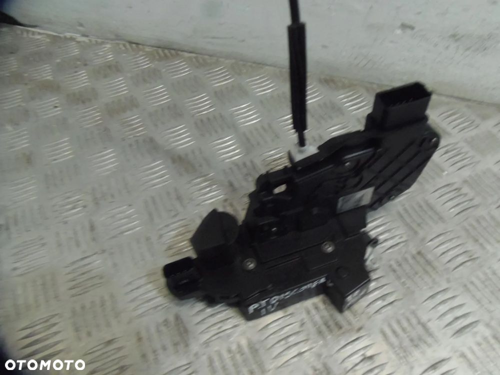 LAND ROVER DISCOVERY IV 3.0 TDV6 2010-2016 ZAMEK PRAWY TYŁ DRZWI 10PIN - 2