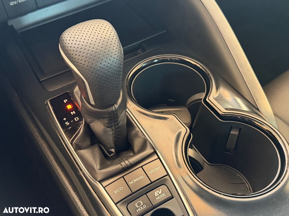 Toyota Camry Executive - 8