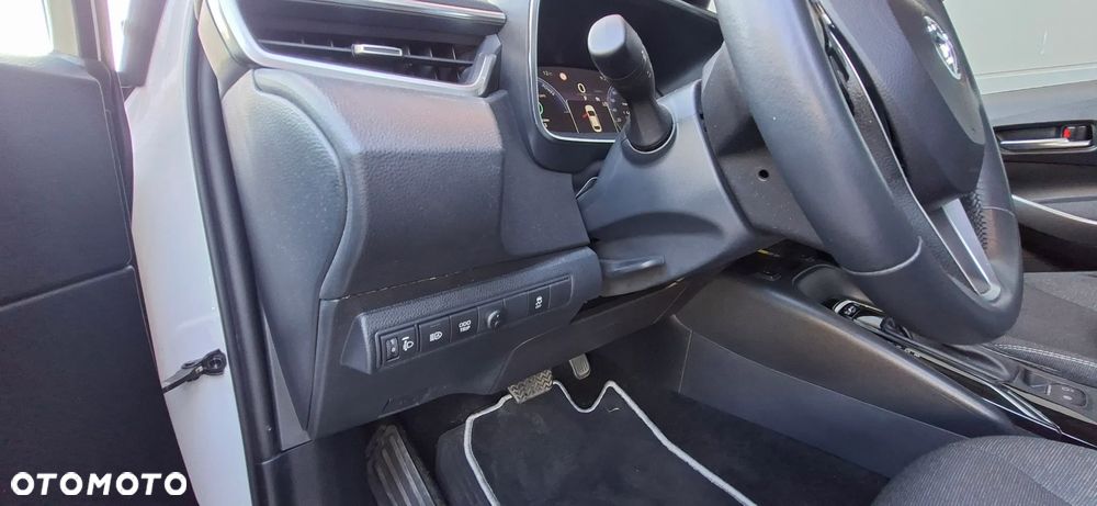 Toyota Corolla 1.8 Hybrid Comfort - 23
