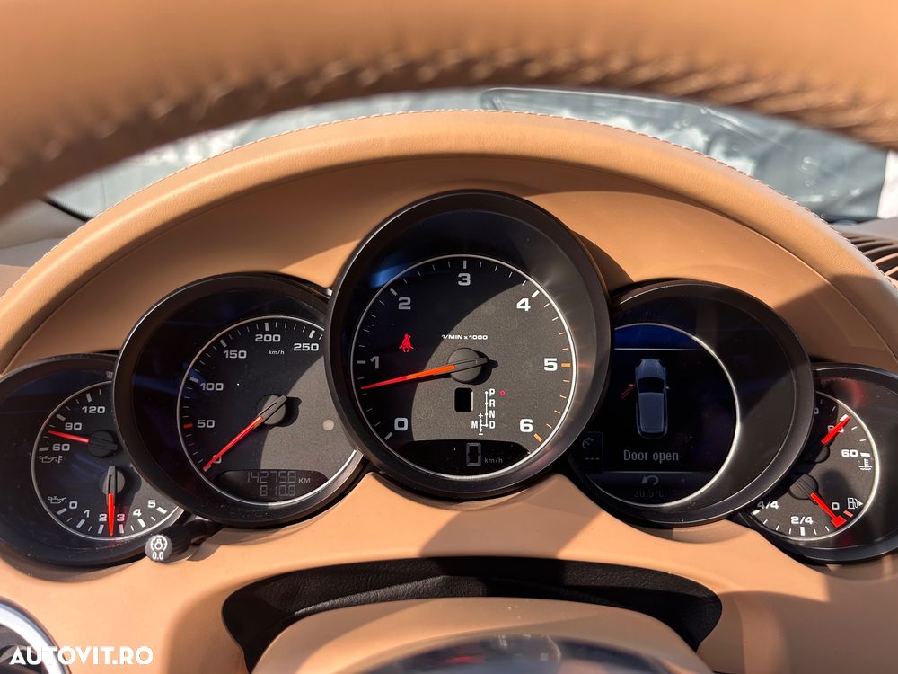 Porsche Cayenne - 33