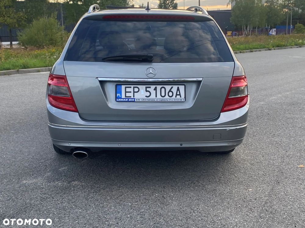 Mercedes-Benz C-Class 2009 photo 4