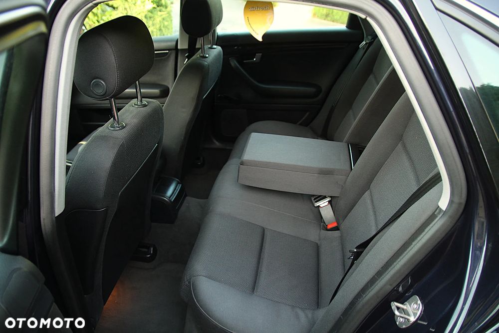 Audi A4 Limousine - 25