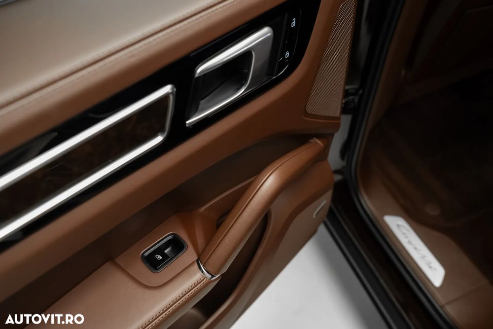 Porsche Cayenne - 28