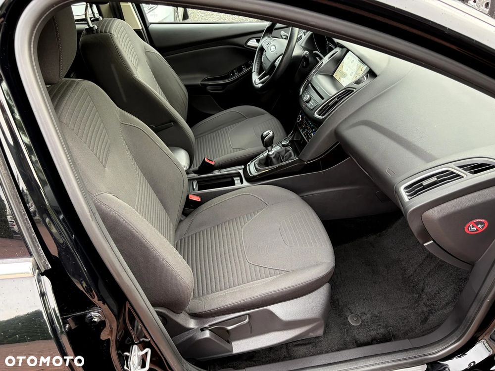 Ford Focus 1.5 EcoBoost STart-Stopp-System TITANIUM - 17