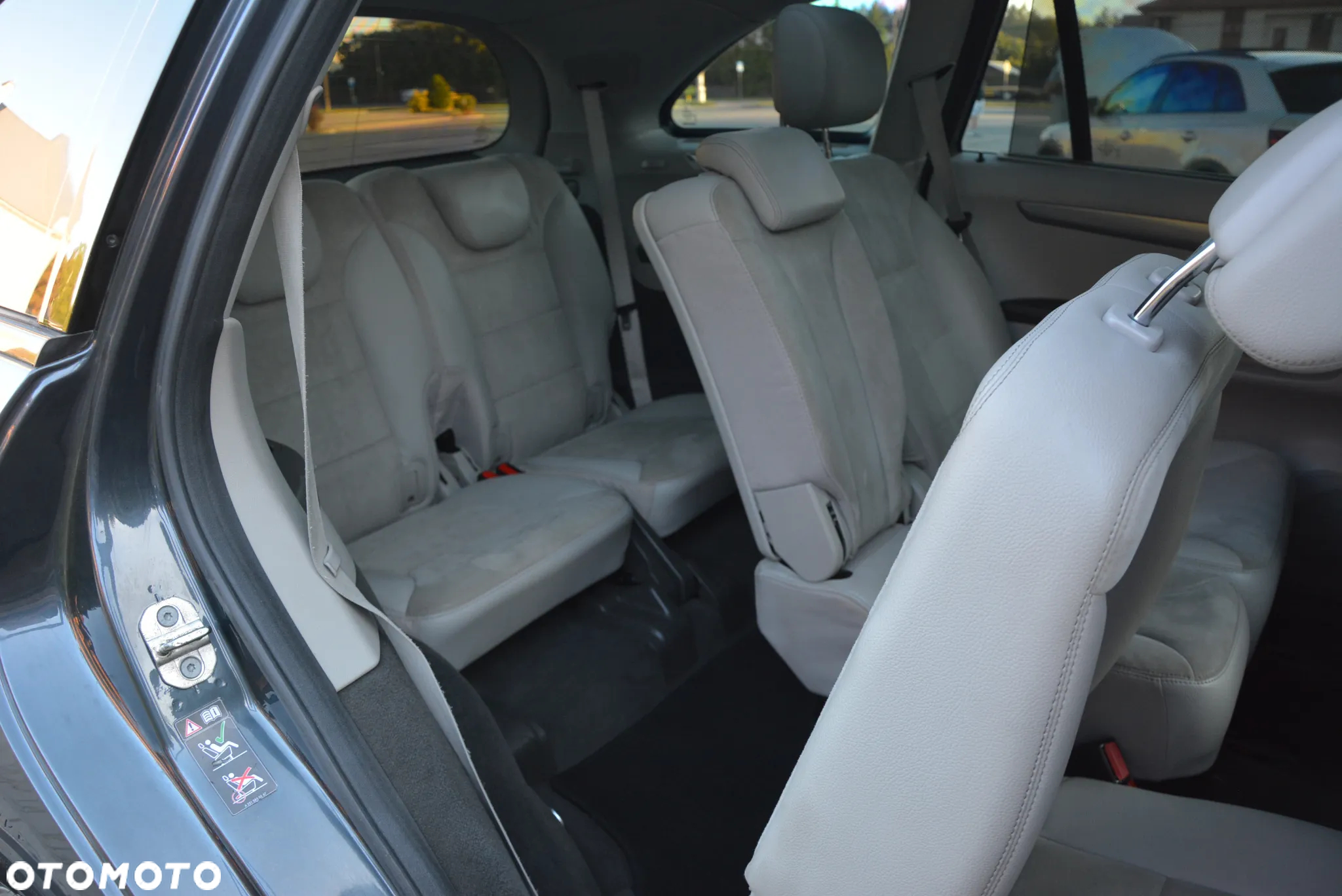 Mercedes-Benz Klasa R 300 CDI DPF BlueEFFICIENCY 7G-TRONIC - 30