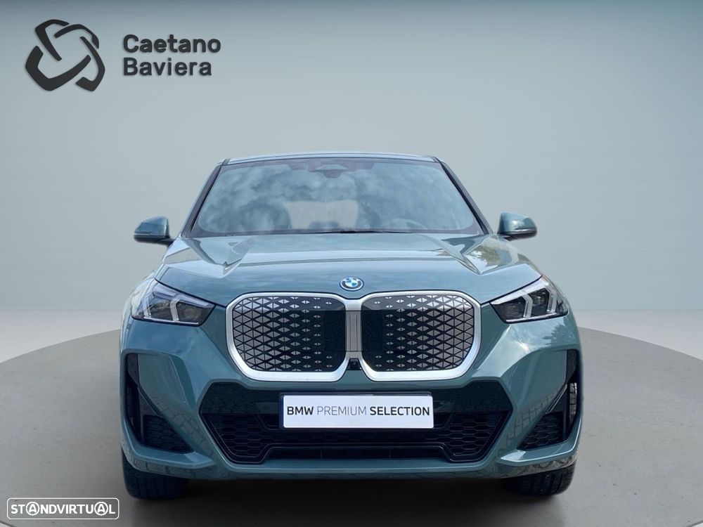 BMW iX1 eDrive20 Pack Desportivo M - 27