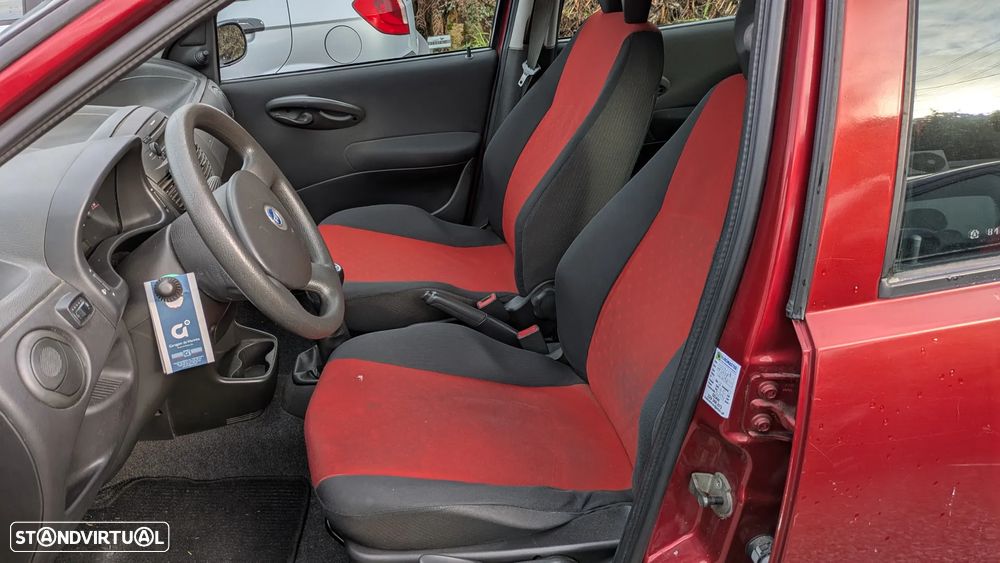Fiat Punto ver-1-2-8v - 8