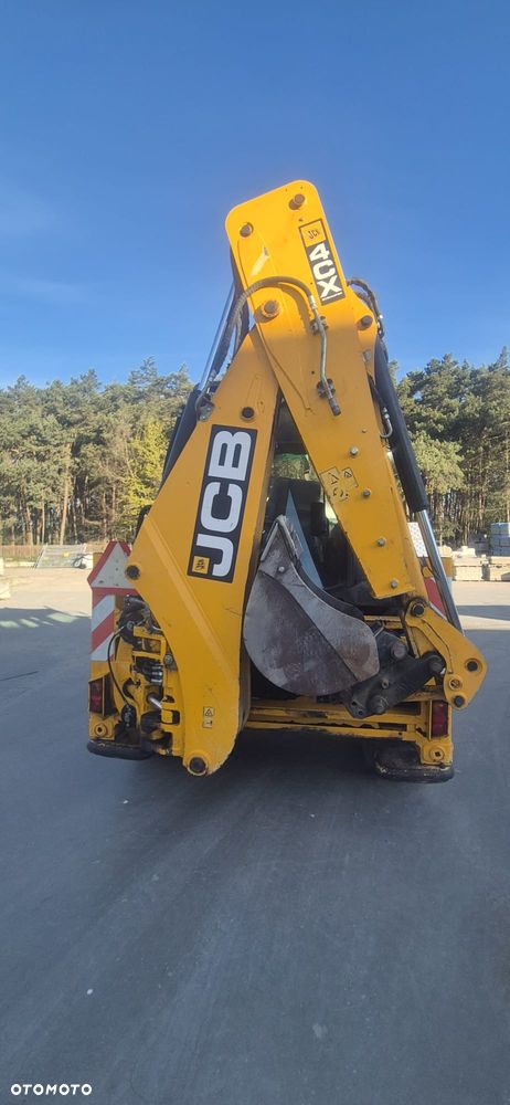 JCB 4CX - 3