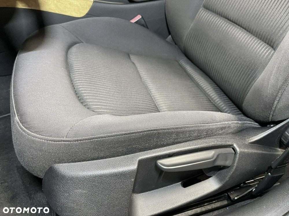 Audi A4 Limousine - 14