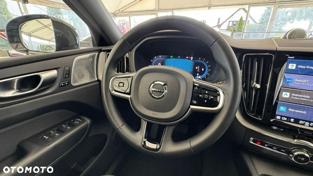 Volvo XC 60 B5 B AWD Ultimate Dark - 17