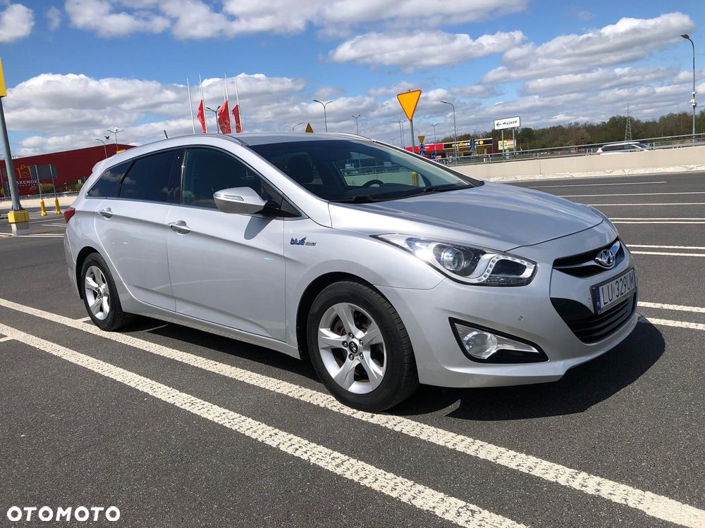 Hyundai i40 Kombi blue 1.6 Trend - 5