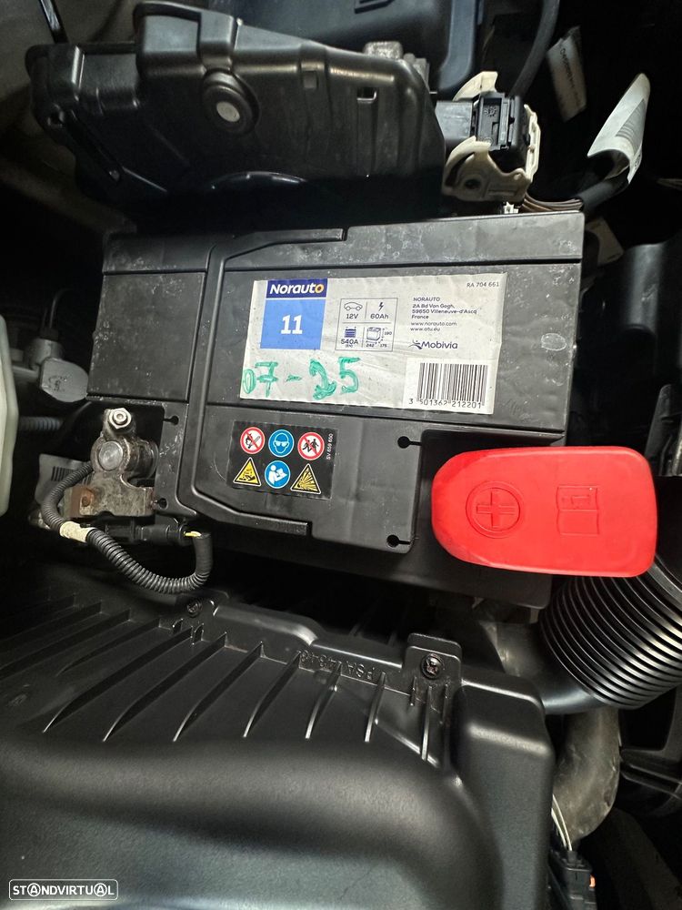 Peugeot 2008 1.2 PureTech Style - 20